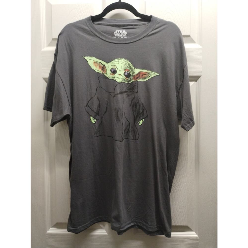 MAD Engine Men's Gray T‑Shirt with Grogu  (not baby yoda) 😉